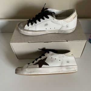 ✨Women’s Golden Goose super-star classic Leather Sneaker 👟 size 6
